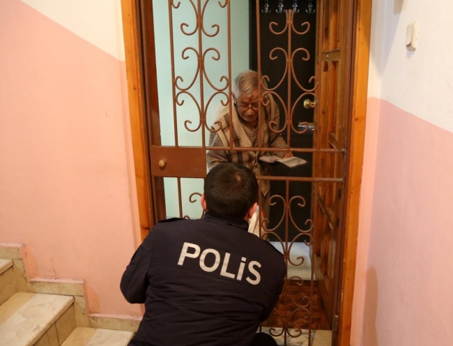 Sivas'ta polise sucuk sipariş eden 92 yaşındaki adamın isteği yerine getirildi